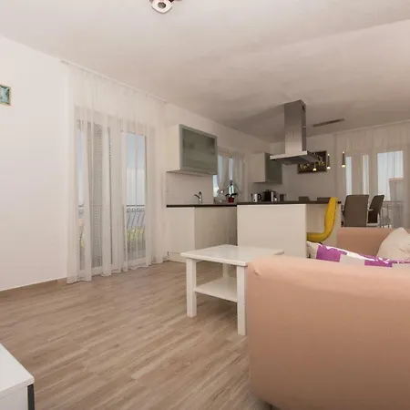 Seaview Belleza Трогир