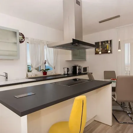 Seaview Belleza Трогир
